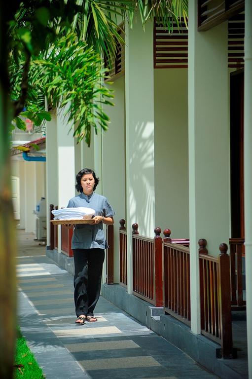 Royal Golden View Hotel Rangum Exterior foto