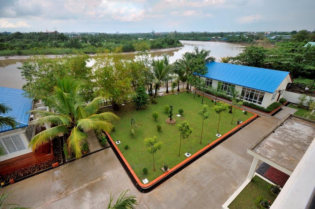 Royal Golden View Hotel Rangum Exterior foto