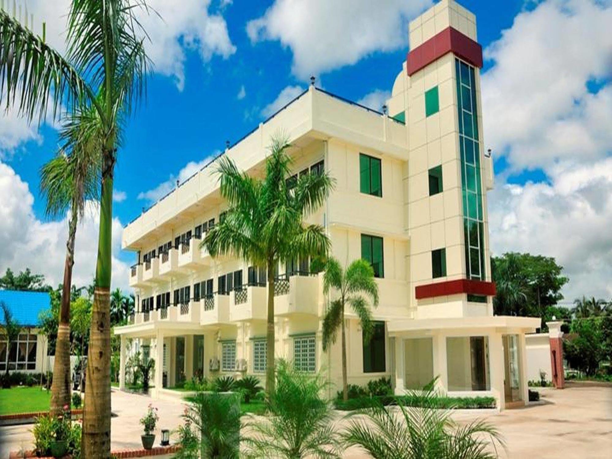 Royal Golden View Hotel Rangum Exterior foto