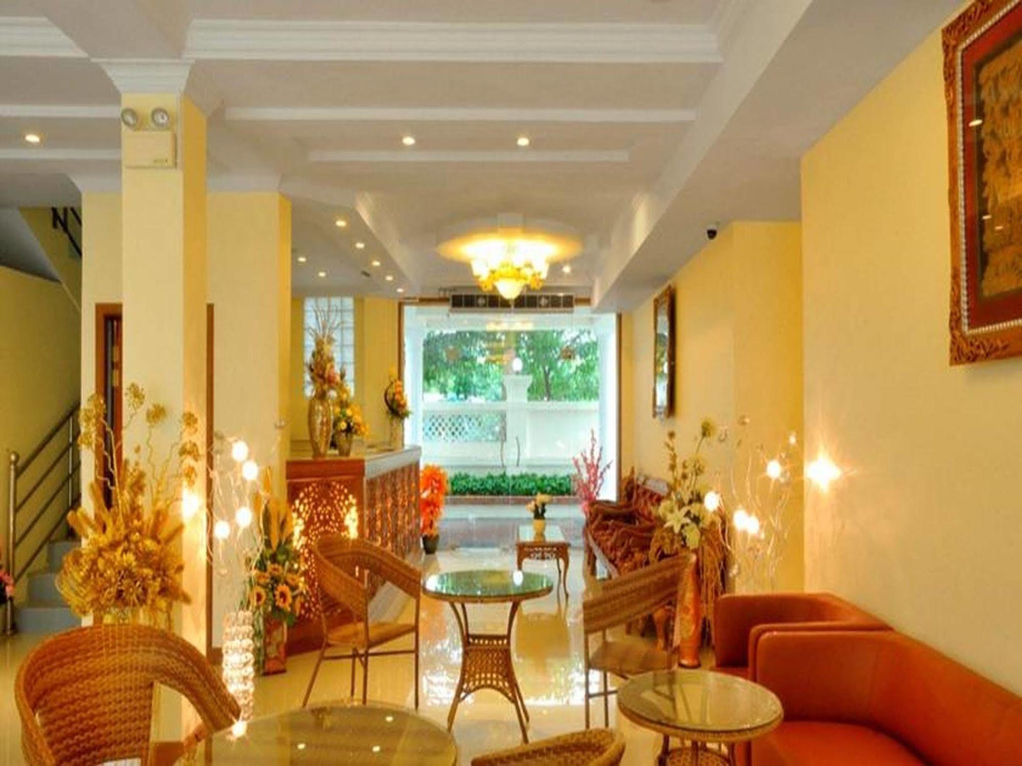 Royal Golden View Hotel Rangum Exterior foto