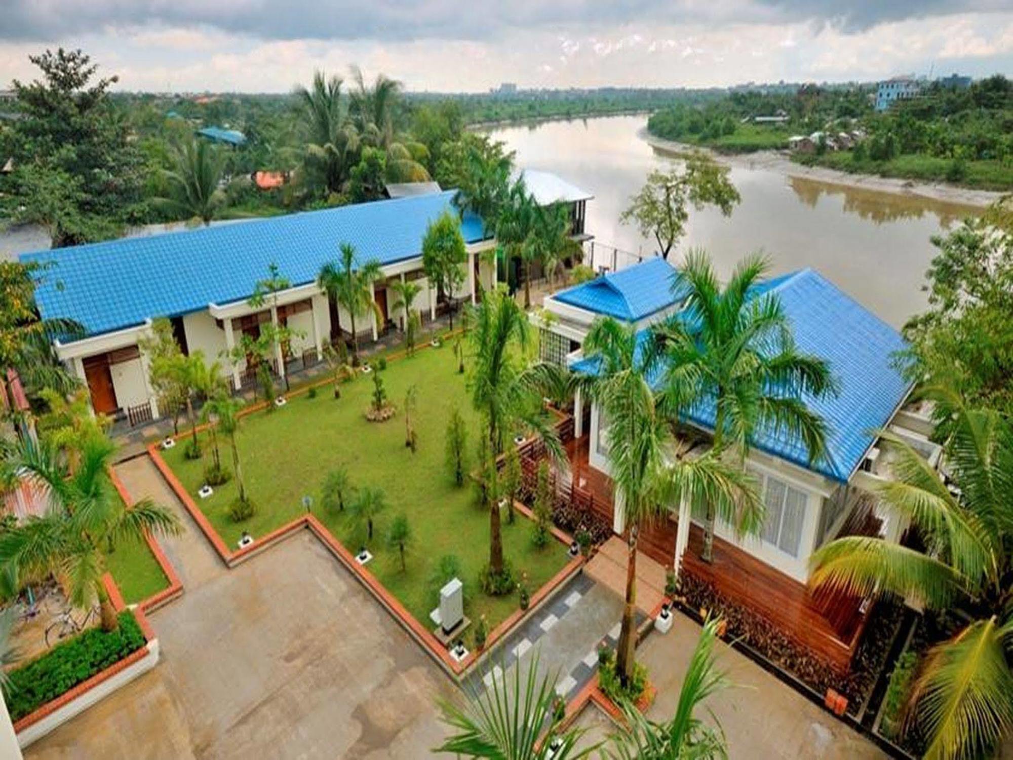 Royal Golden View Hotel Rangum Exterior foto